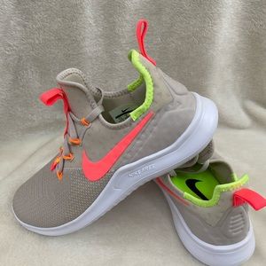 NEW Nike Free Trainers 8